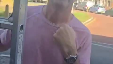 Middle class lefties taking our country's flag down 🏴󠁧󠁢󠁥󠁮󠁧󠁿