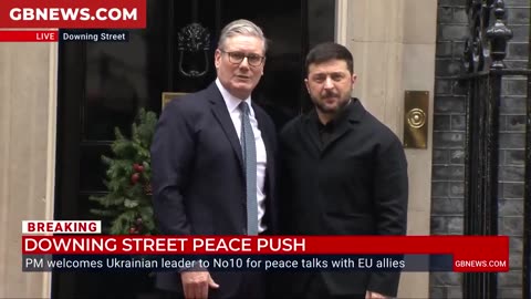 A very warm hug between the Prime Minister and the President of Ukraine