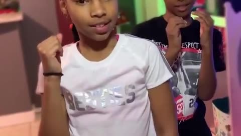 SQUID GAME Red light Green light 💕 - Amyah Bennett (720p, h264, youtube)
