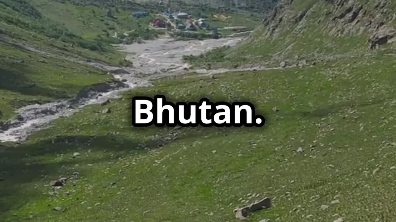 🏞️🕉️🙏🌄 Bhutan's High Himalayas Exploring Isolated Valleys and Sacred Monasteries 🕉️🏞️🏯