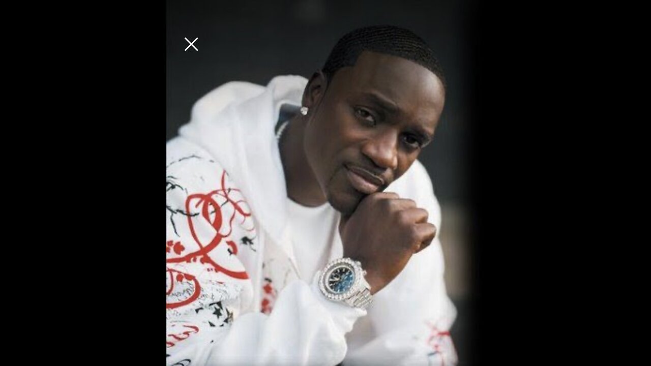 Akon dancing