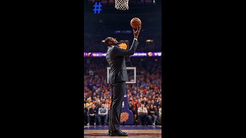 Ex-Sun Amar'e Stoudemire's ceremonial free throw before 2025-26 opener.