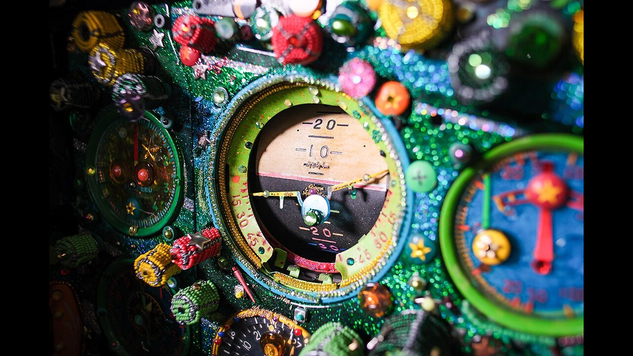 For this MiG-21 fighter,its hand-applied colored glass beads completely cover the fuselage