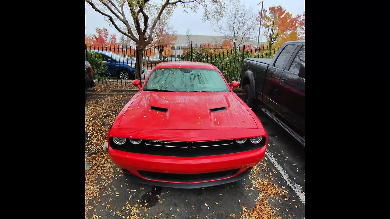 2016 Dodge Challenger SXT: Headlight/Fuse Replacement