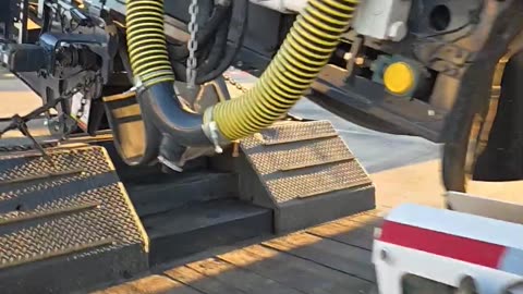 JUST A BABY LOAD #truckesvlogs #truckdriver #longhaultrucker #truckdriverjobs #ourtruckinglife