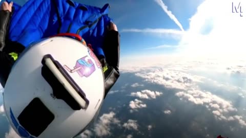 Wingsuit collision leaves instructor unconscious in mid-air during jump in the US