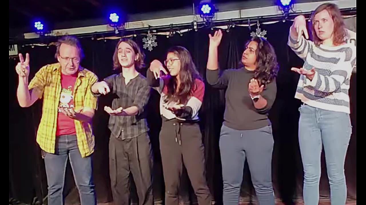 What do you do with an improvised bowling ball!!! Impro 28 février Dream teams