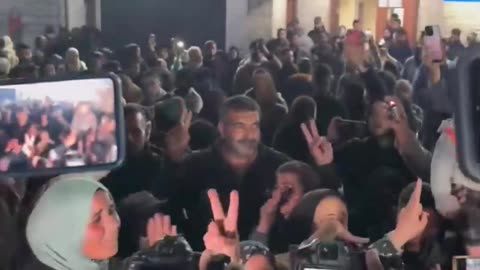 Rn central Gaza Al-Aqsa hospital massive crowds