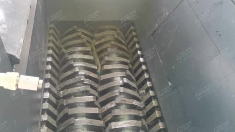 Double Shaft Plastic Drum Shredder: Efficient Volume Reduction for Bulky Containers