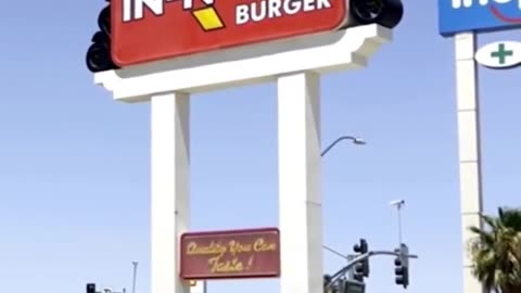 🚨 BREAKING: IN-N-OUT BANNED “6-7” AFTER TREND TURNED STORES INTO ZOOS & EMPLOYEES SNAPPED