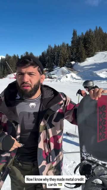 Arman Tsarukyan Uses Credit Card as Ice Scraper