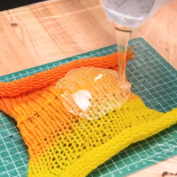 Turning wool into knee protection because why not? 🛠️🧶