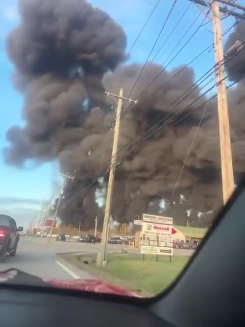 Multiple buildings are burning after a UPS cargo plane crashed in Louisville, Kentucky.