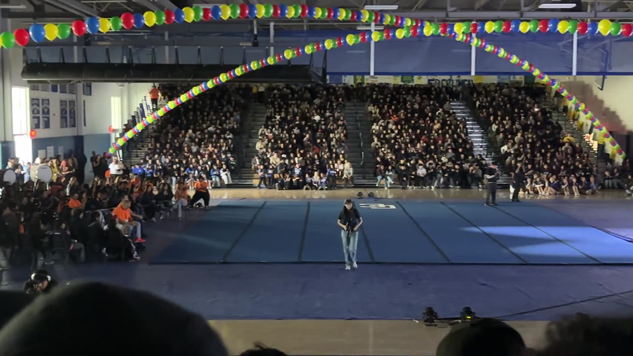 Student perfectly performs cover of ‘Kiss Me’ at school rally