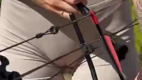 Sexy girl shake archery skini
