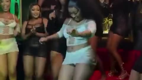 I record their big butt bouncing.