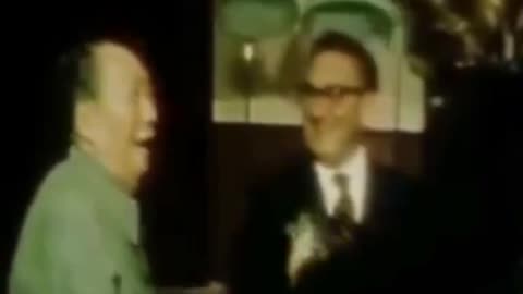 Mao Zedong is shocked by the height of Henry Kissinger's wife