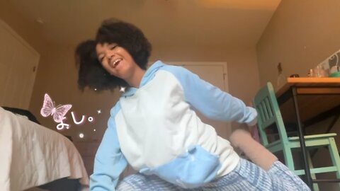 Simple stretches to do when you wake up