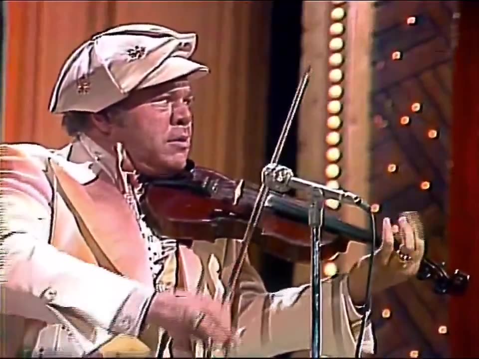 Roy Clark plays Orange Blossom Special in 1976.