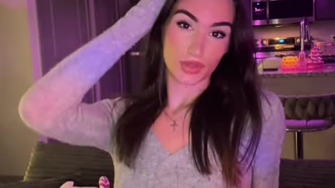 Pass the day with this tgirl