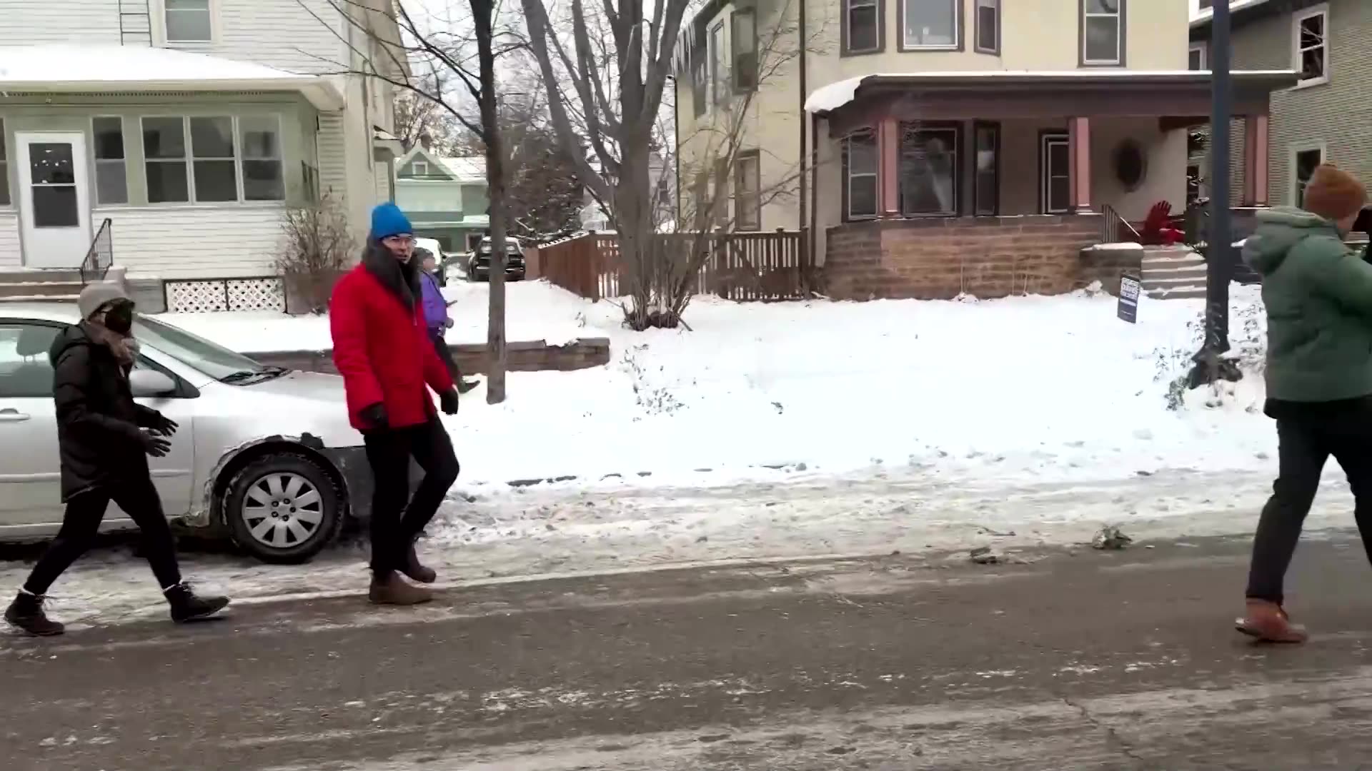 Community patrols track ICE agents in Minneapolis as sweeps continue