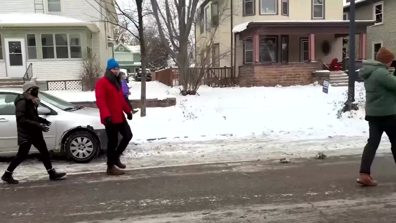 Community patrols track ICE agents in Minneapolis as sweeps continue