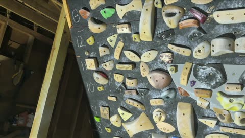 Climbing With A Tweaked Finger!!