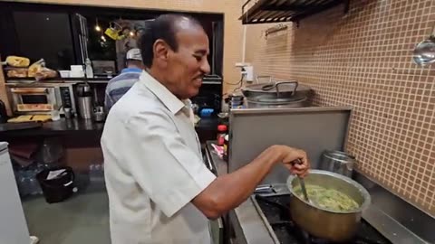 This Chaiwala Doesn’t Just Sell Tea… He SINGS While Making It! 🤯 | Street Food India