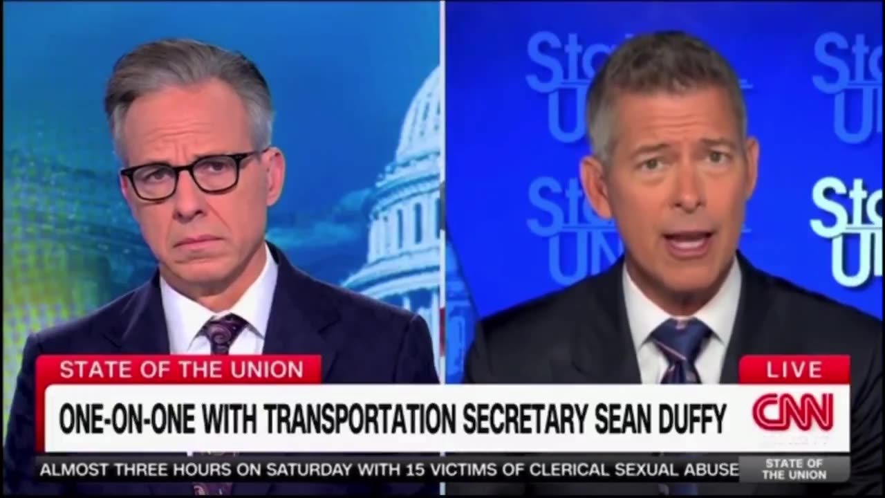 Sec War offered military air traffic controllers to support