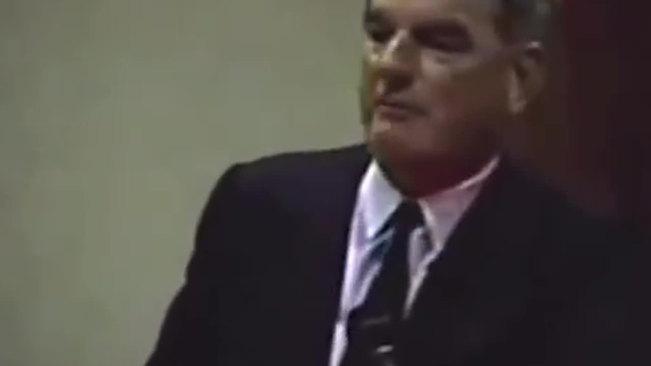 David Irving doing some more debunking of the supposed gasc