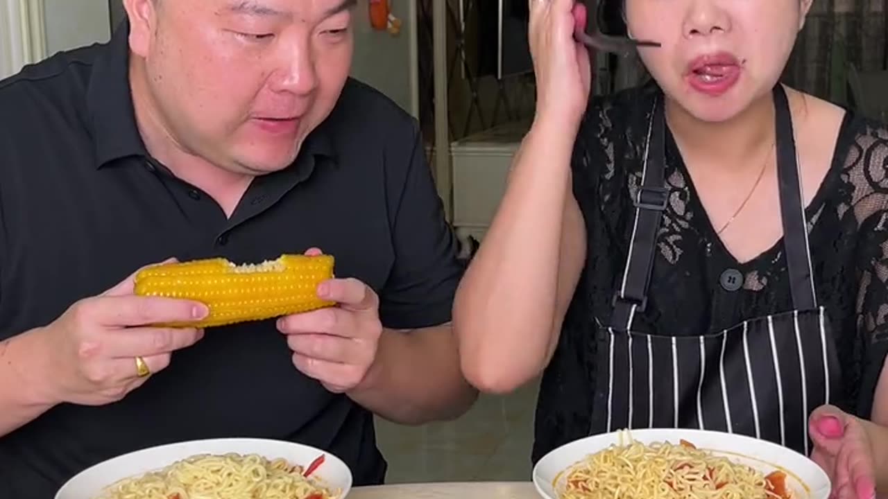 Husband and Wife funny eating