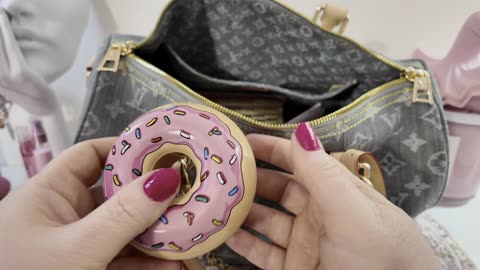 🌸What’s in my Denim Speedy 30 & Doctor Update 🌸