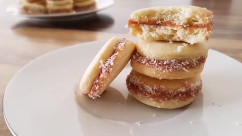 How to Make Alfajores | Alfajores de Maicena Recipe