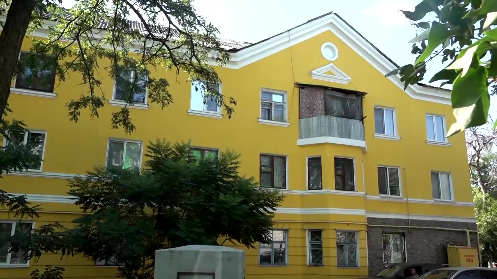 This Ukrainian frontline city is filled with dread and defiance