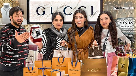 MOST LUXURY SHOPPING IN UAE 🤩 | Areeb Ny Rabbia Ko Bht Roast Kea 😂 | 20 Lac Ki Jacket Pasand Agai