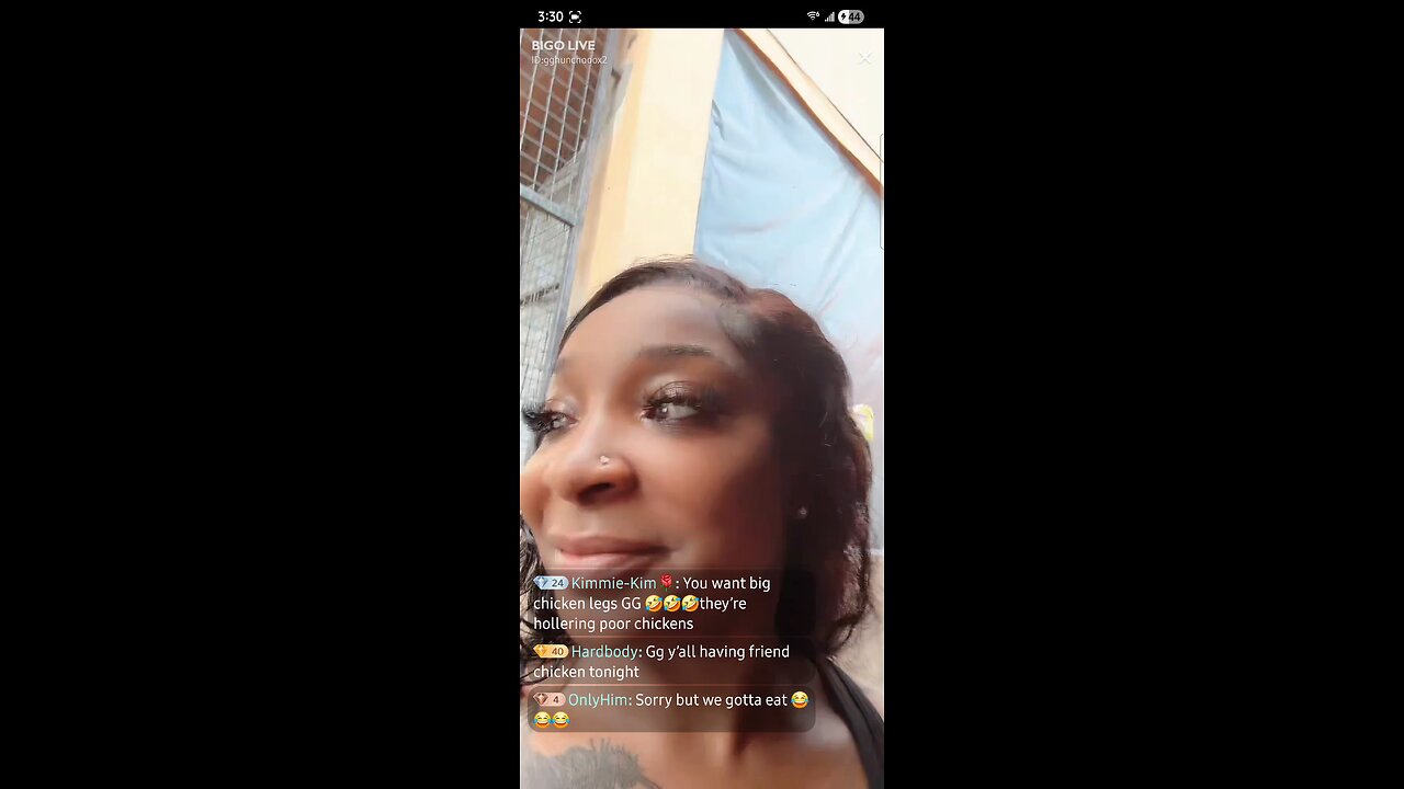 GG SAD THEY GETTING FRESH CHICKENS OUT THE CAGE TO EAT.