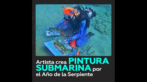 Artista rusa pinta bajo el agua para celebrar el Año de la Serpiente