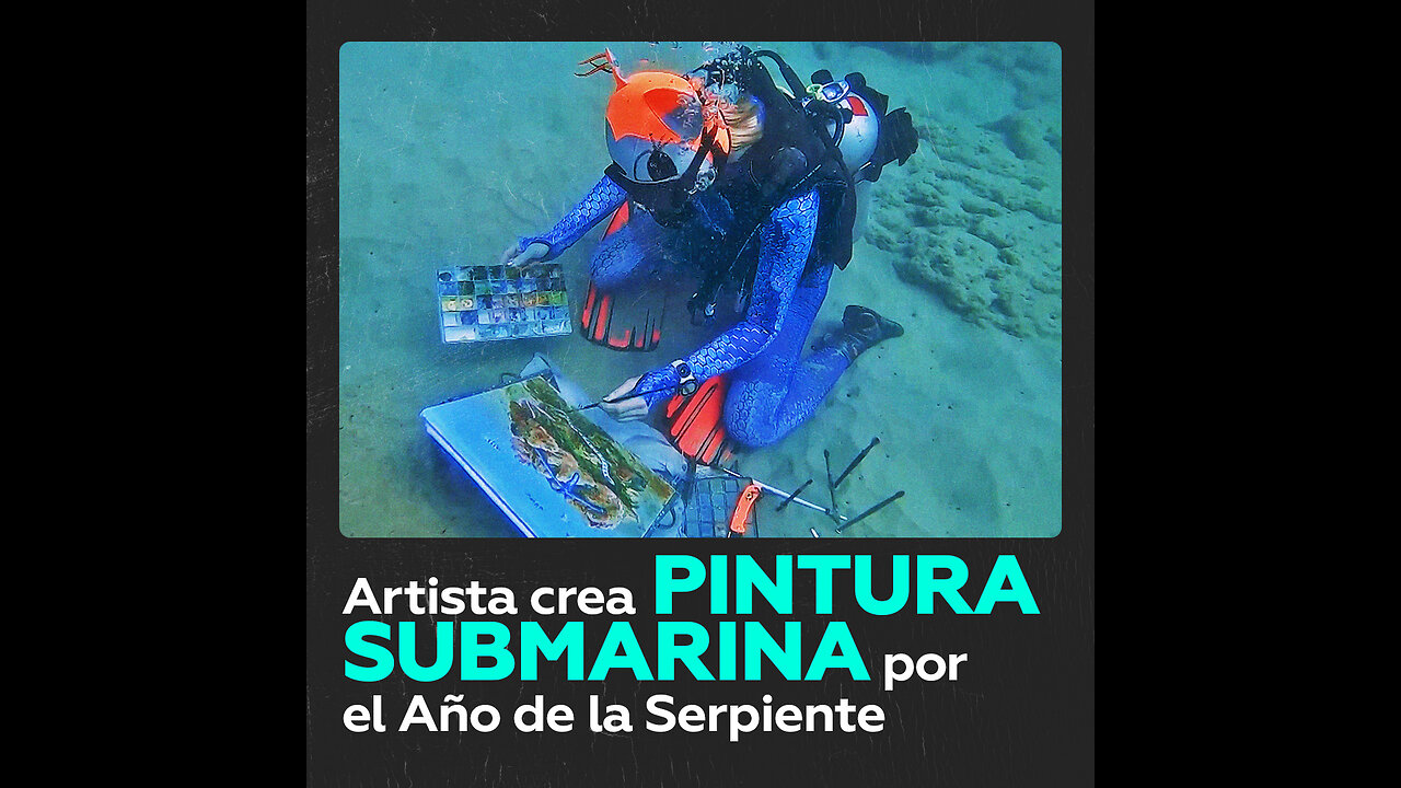 Artista rusa pinta bajo el agua para celebrar el Año de la Serpiente