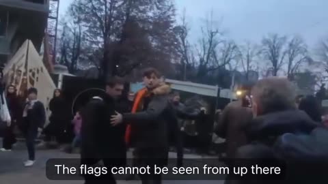 DIVIETO DI BANDIERA UE IN SERBIA.