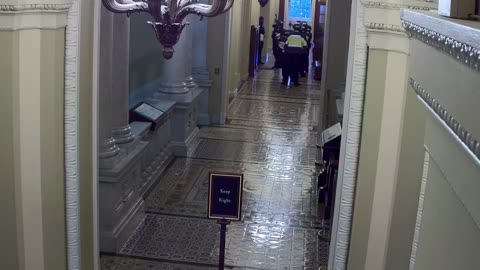 0305USCS03SenateGalleryWestnearS324_2021-01-06_16h20min01s033ms.mp4
