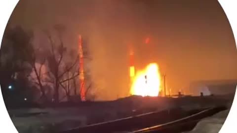 😂 The Russians write that oil refinery in Ufa exploded on its own, but the locals
