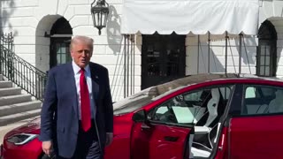 President Trump testing out different Teslas with Elon Musk🔥