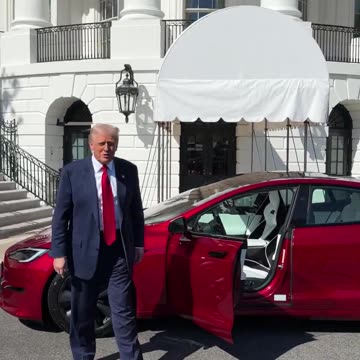 President Trump testing out different Teslas with Elon Musk🔥