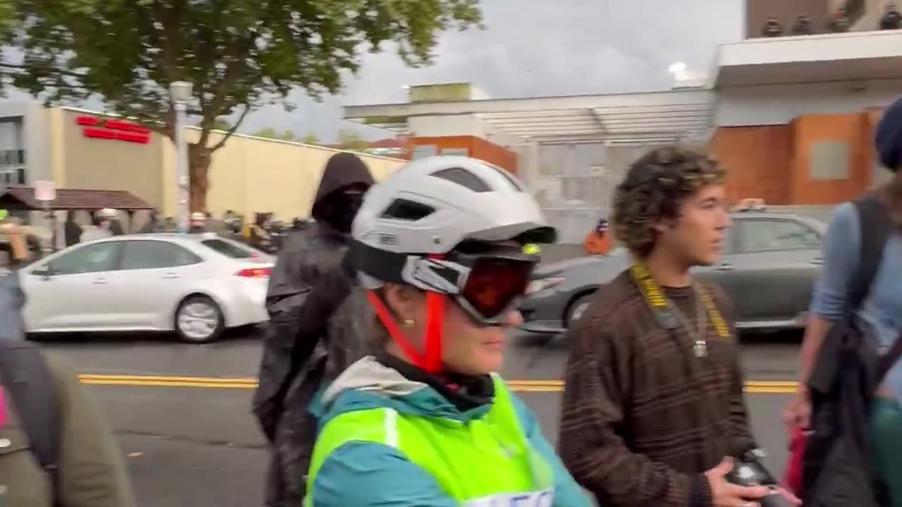 Right Side Rebel Patriots show up to Portland, Or ICE protest! 15H Ago