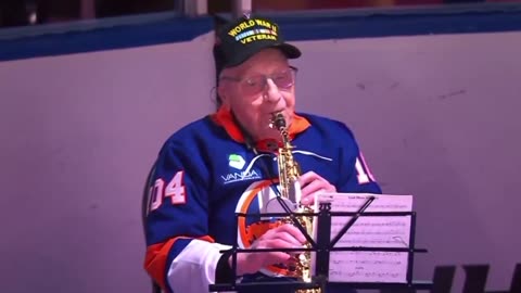 104-year-old World War II veteran Dominick Critelli played the national anthem on the saxophone at the Rangers-Islanders game