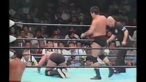 (1992.10.07) Jumbo Tsuruta & Akira Taue vs Steve Williams & Terry Gordy - AJPW
