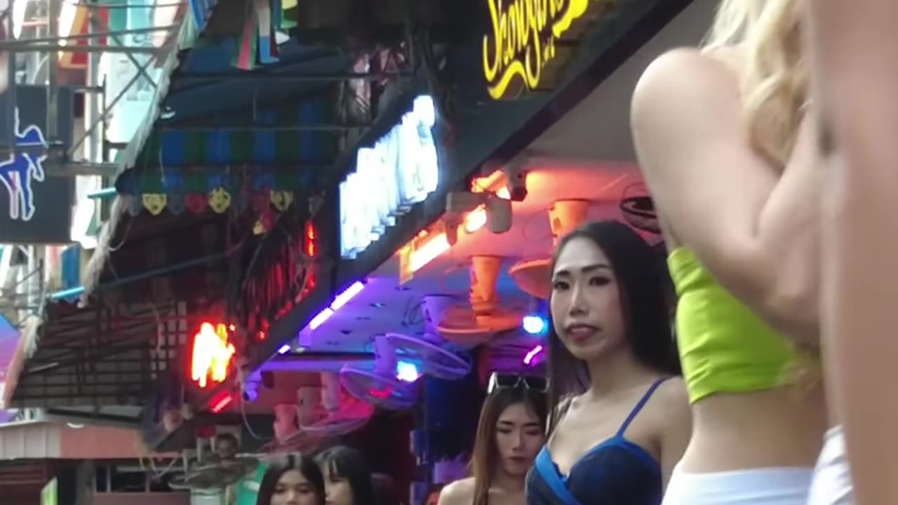 Pattaya Walking Street 2025 ♥ BOOM BOOM Pattaya Freelancers in Soi 6 #pattayafreelancers