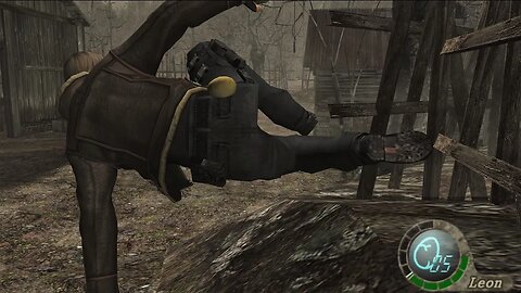 Resident Evil 4 - Farm Out of Bounds Glitch & Hidden Unused Item (GameCube Version Only)
