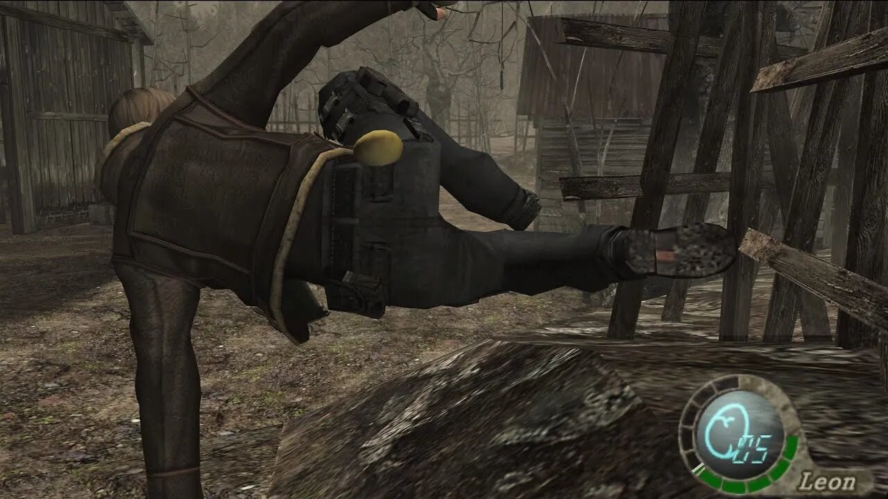 Resident Evil 4 - Farm Out of Bounds Glitch & Hidden Unused Item (GameCube Version Only)
