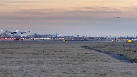 Plane Spotting at Newark Airport EWR Dual Landing and Takeoff